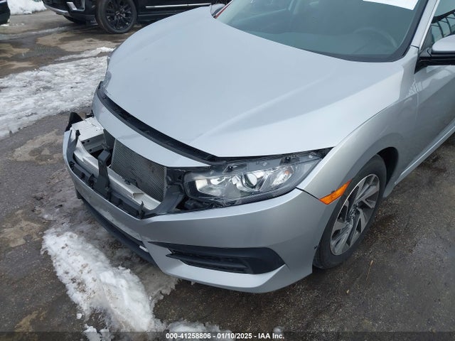 Honda CIVIC EX 2018 2HGFC2F78JH596748 Image 17