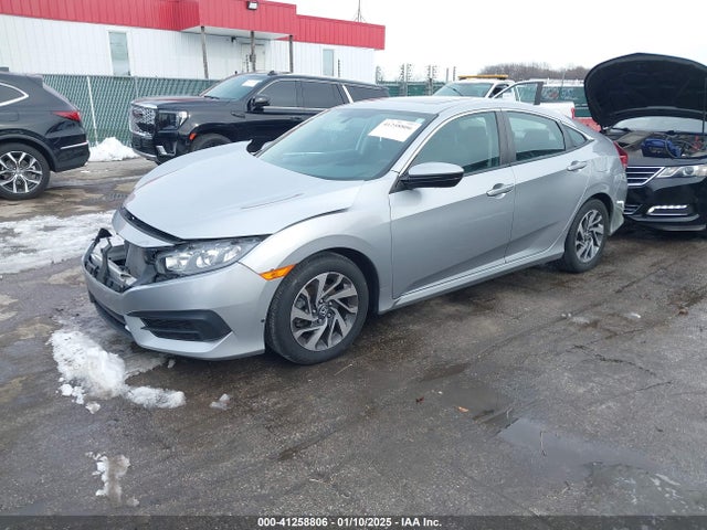 Honda CIVIC EX 2018 2HGFC2F78JH596748 Image 2