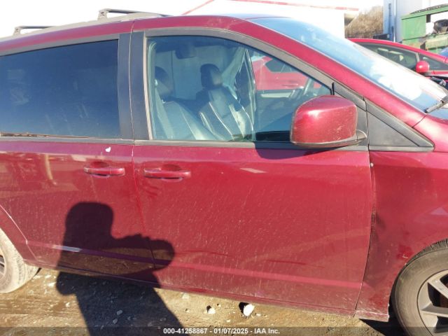2C4RDGEG0KR611374 Dodge Grand Caravan Gt