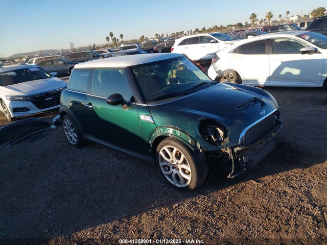2010 MINI COOPER S WMWMF7C56ATZ71680 Photo 0