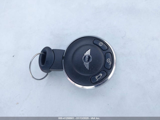 2010 MINI COOPER S WMWMF7C56ATZ71680 Photo 10