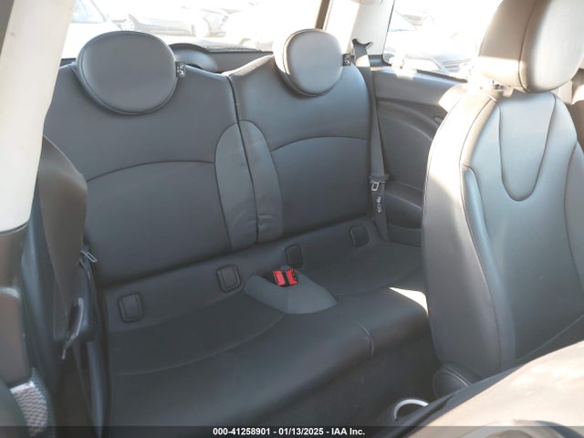 2010 MINI COOPER S WMWMF7C56ATZ71680 Photo 7