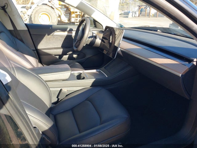 2023 TESLA MODEL 3 5YJ3E1EA1PF568369 Photo 4