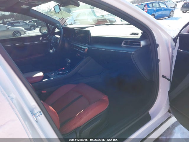 5XXG64J24NG083989 KIA K5 GT LINE