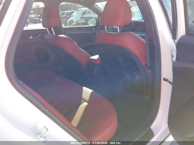 5XXG64J24NG083989 KIA K5 GT LINE