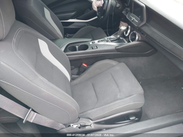 2017 CHEVROLET CAMARO 1G1FB1RS2H0191083 Photo 4