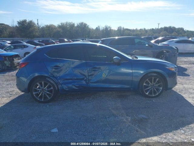 3MZBN1L3XJM210428 Mazda Mazda3 Touring