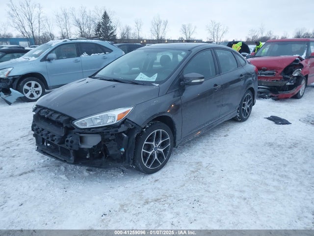 Ford FOCUS SE 2015 1FADP3F23FL333961 Image 2
