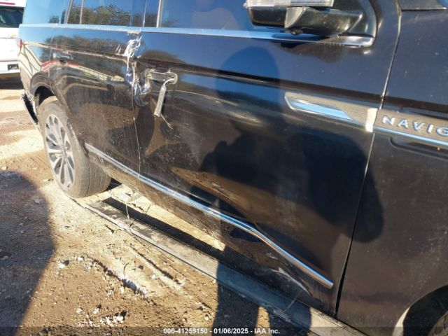5LMJJ2LT9NEL01131 Lincoln Navigator Reserve