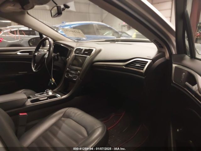 3FA6P0T97HR243242 Ford FUSION SE