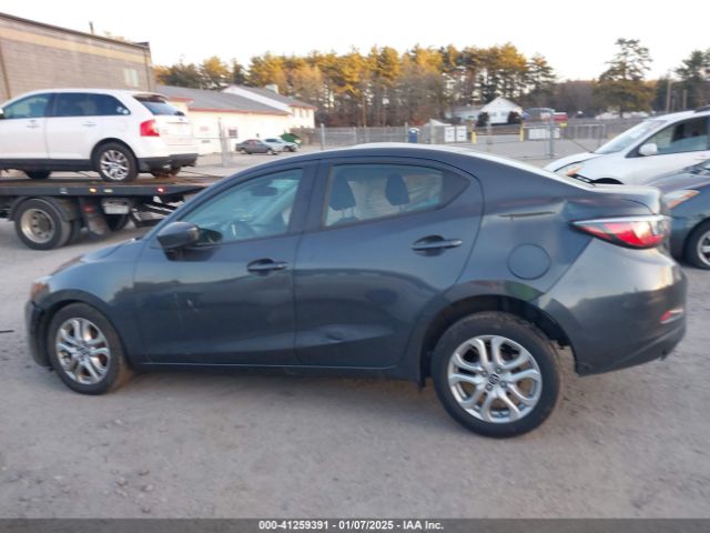3MYDLBYV8JY314864 Toyota YARIS IA