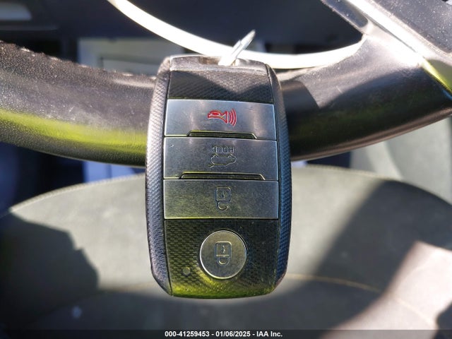 5XYPG4A34HG283048 KIA Sorento 2.4l Lx