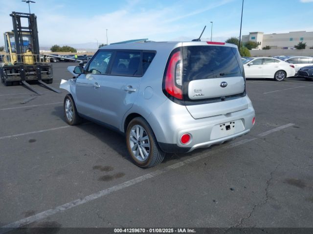 KNDJP3A58J7600365 KIA SOUL +