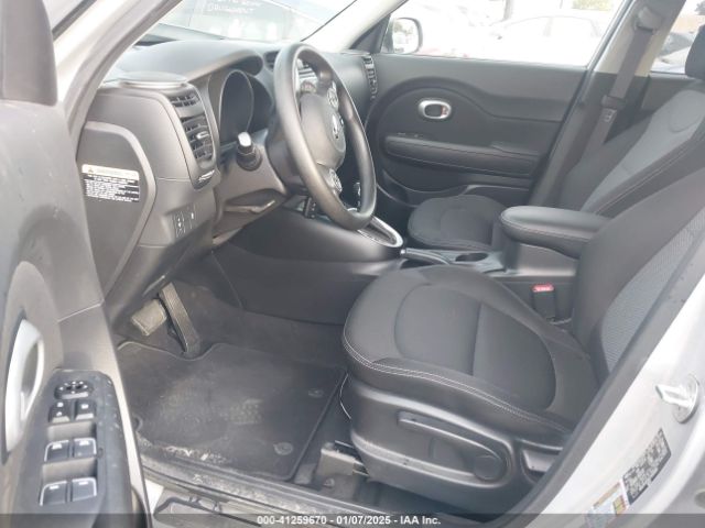 KNDJP3A58J7600365 KIA SOUL +