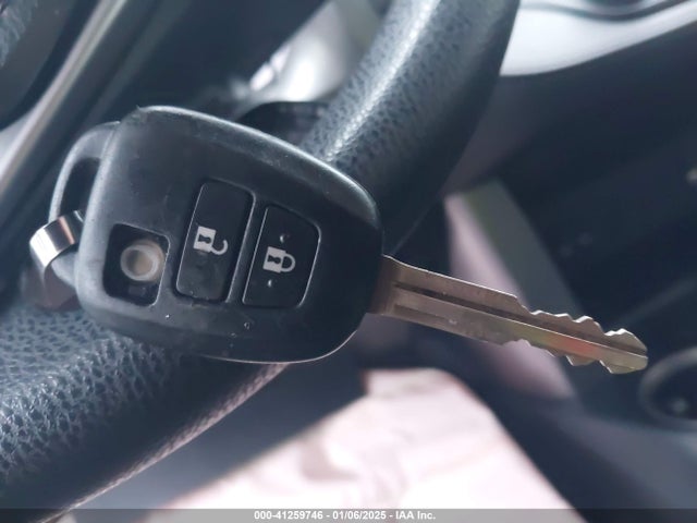 Toyota RAV4 LE 2016 JTMZFREV5GD091798 Image 11