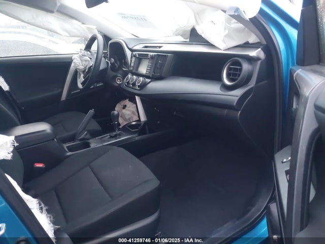 Toyota RAV4 LE 2016 JTMZFREV5GD091798 Image 5