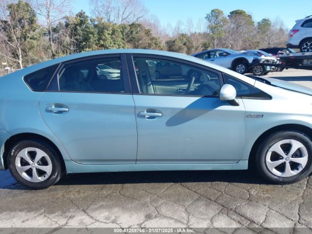 JTDKN3DUXE1835324 Toyota Prius Two