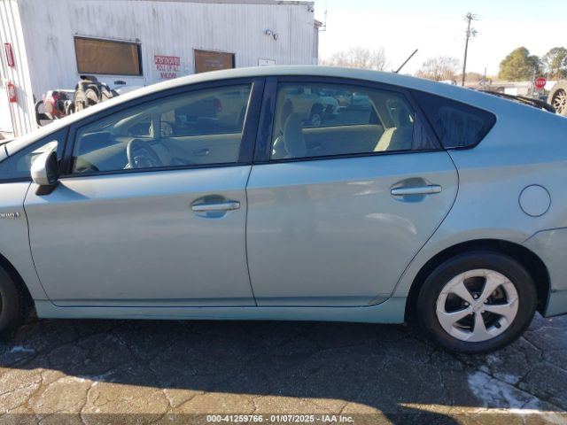 JTDKN3DUXE1835324 Toyota Prius Two
