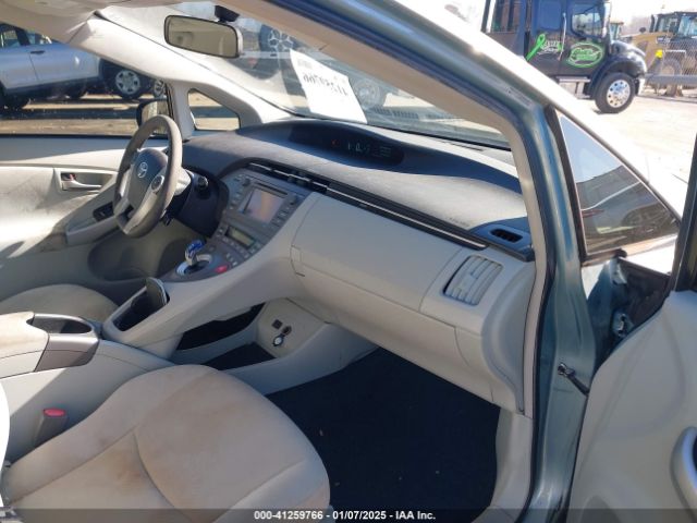 JTDKN3DUXE1835324 Toyota Prius Two