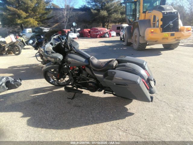 2018 HARLEY-DAVIDSON FLTRXSE 1HD1TCL13JB954358 Photo 2