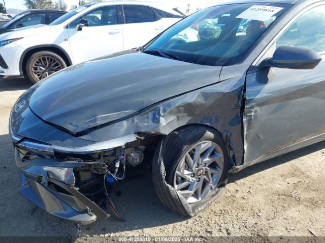 KMHLM4DJ1RU107605 Hyundai Elantra Hybrid Blue