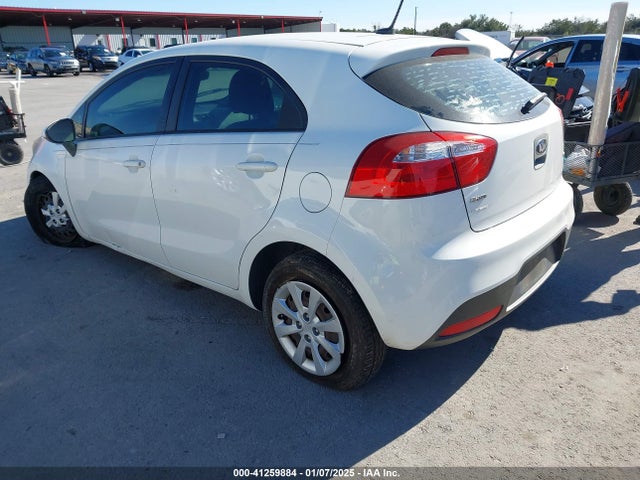 KIA RIO LX 2015 KNADM5A31F6446222 Image 3