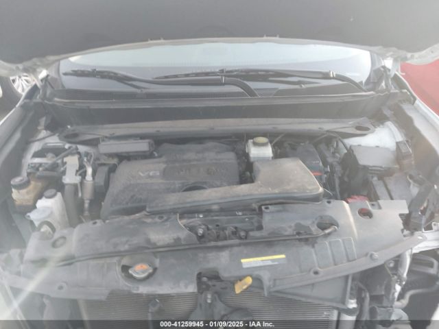 5N1DR2MN1JC665333 Nissan Pathfinder Sl
