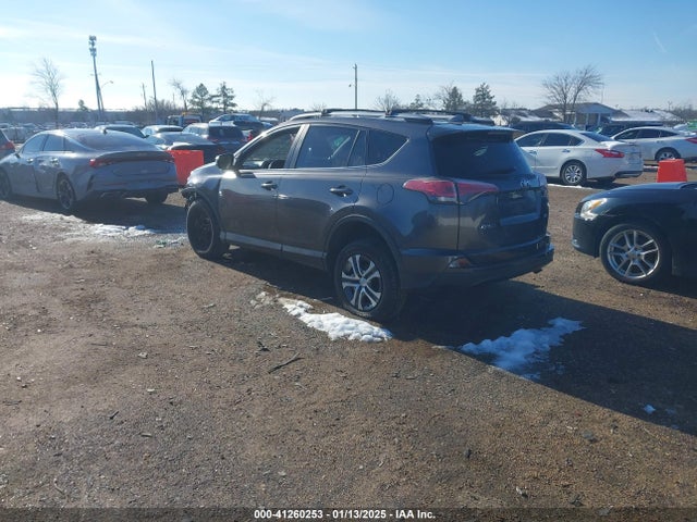 Toyota RAV4 LE 2018 JTMZFREV9JJ152322 Image 3