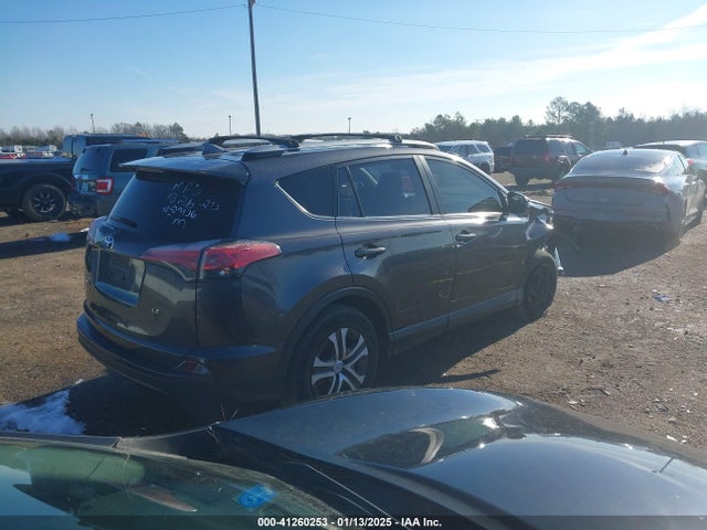 Toyota RAV4 LE 2018 JTMZFREV9JJ152322 Image 4