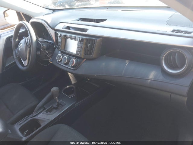 Toyota RAV4 LE 2018 JTMZFREV9JJ152322 Image 5