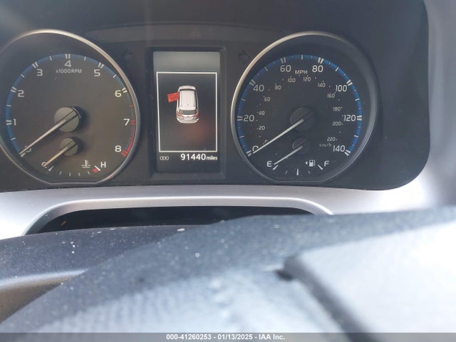 Toyota RAV4 LE 2018 JTMZFREV9JJ152322 Image 7