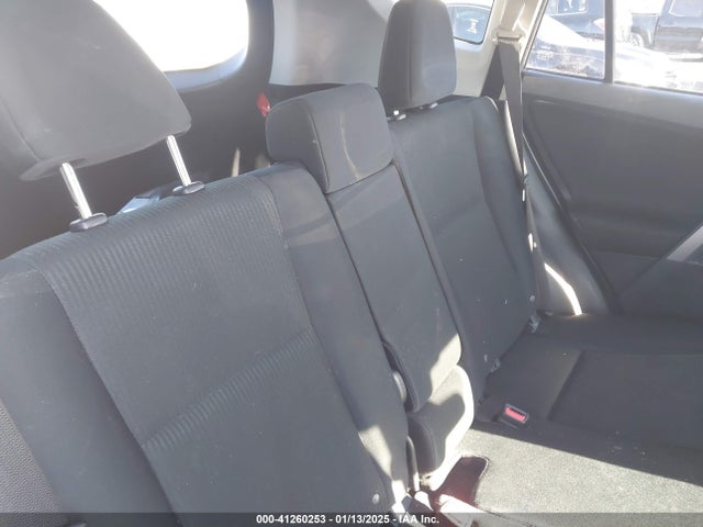 Toyota RAV4 LE 2018 JTMZFREV9JJ152322 Image 8