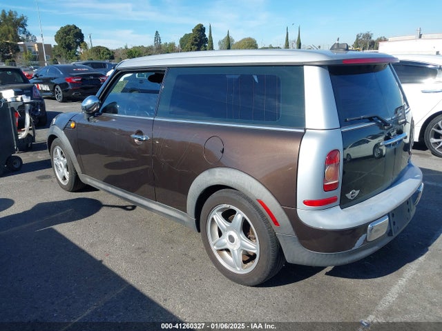 2008 MINI COOPER CLUBMAN WMWML335X8TN66580 Photo 2