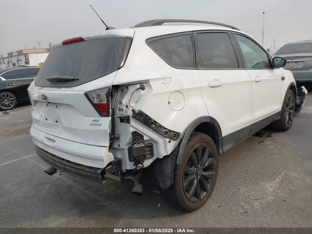 Ford ESCAPE SE 2017 1FMCU0GD9HUC26421 Image 4