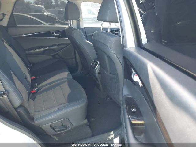 5XYPG4A34KG554021 KIA Sorento 2.4l Lx