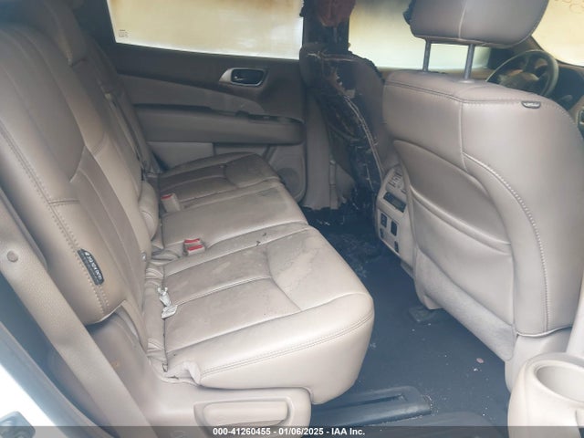 5N1DR2MNXJC618625 Nissan Pathfinder Sl
