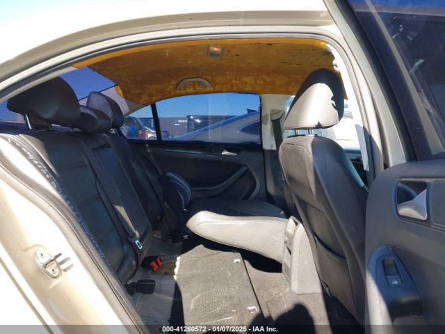 3VWD17AJ8EM250957 Volkswagen Jetta 1.8t Se