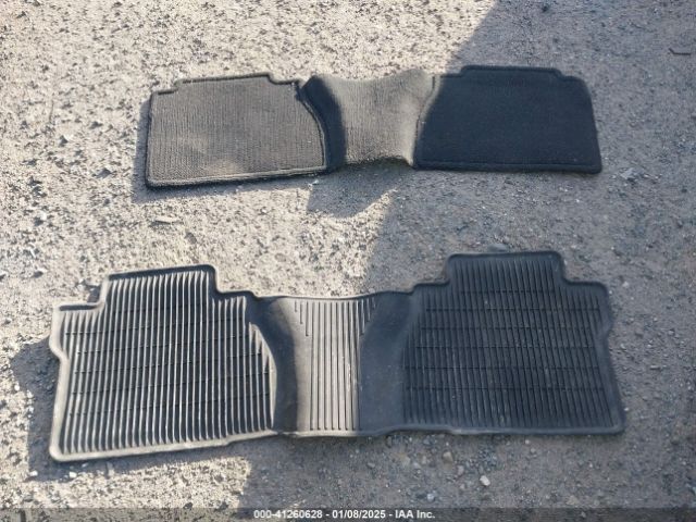 5TFUY5F11HX632824 Toyota Tundra Sr5 5.7l V8