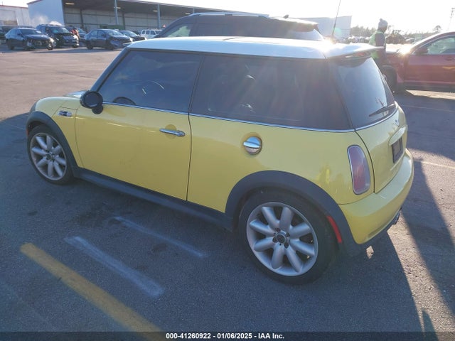 2004 MINI COOPER S WMWRE33494TD86222 Photo 2