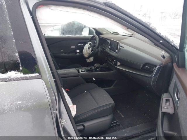 5N1AT3BB2MC677997 Nissan Rogue Sv Intelligent Awd