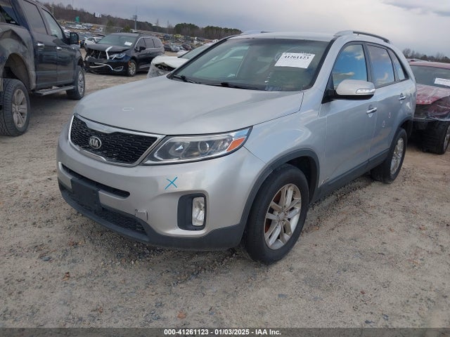 KIA SORENTO LX 2014 5XYKTCA68EG523806 Image 2