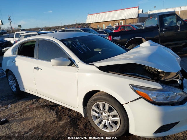 Nissan Altima 2.5 S 2018 1N4AL3AP3JC218657 Image 13