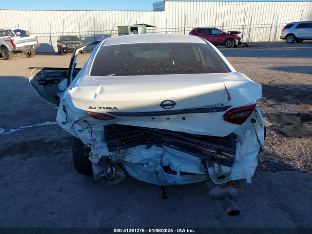 Nissan Altima 2.5 S 2018 1N4AL3AP3JC218657 Image 16
