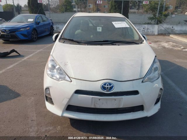 JTDKDTB38E1567595 Toyota Prius C One