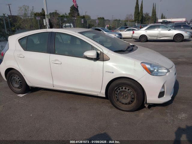 JTDKDTB38E1567595 Toyota Prius C One