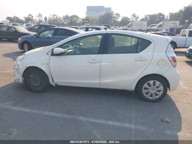 JTDKDTB38E1567595 Toyota Prius C One