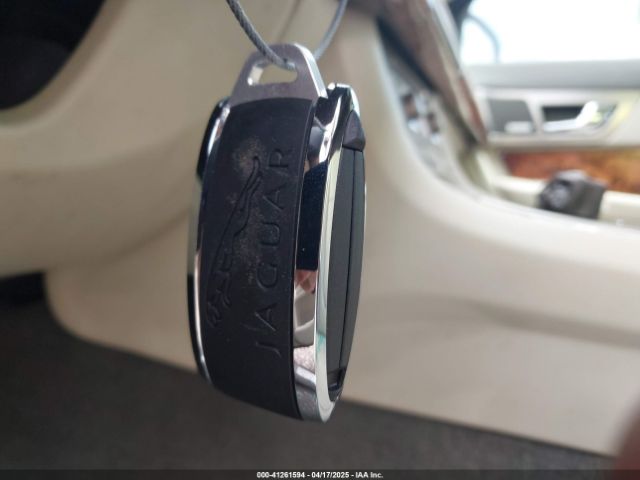 2010 JAGUAR XF SAJWA0GB9ALR58747 Photo 10