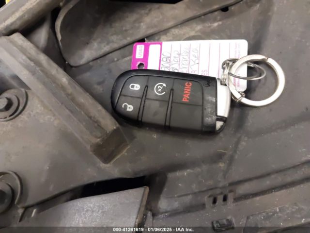 1C4RJFAG0LC326578 Jeep Grand Cherokee Laredo E 4x4