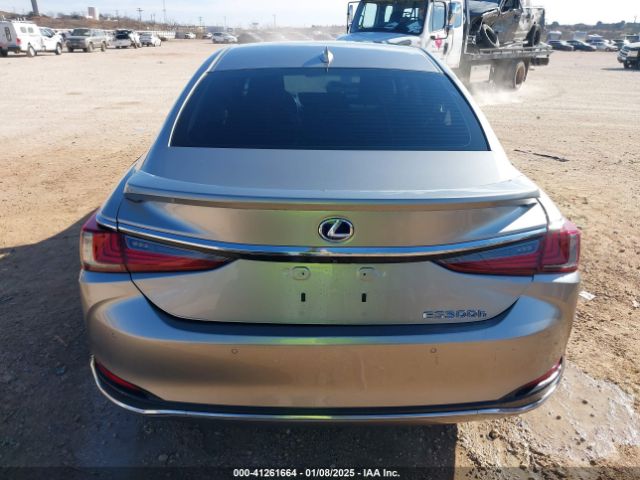 58AB21B17KU002911 Lexus Es 300h Ultra Luxury