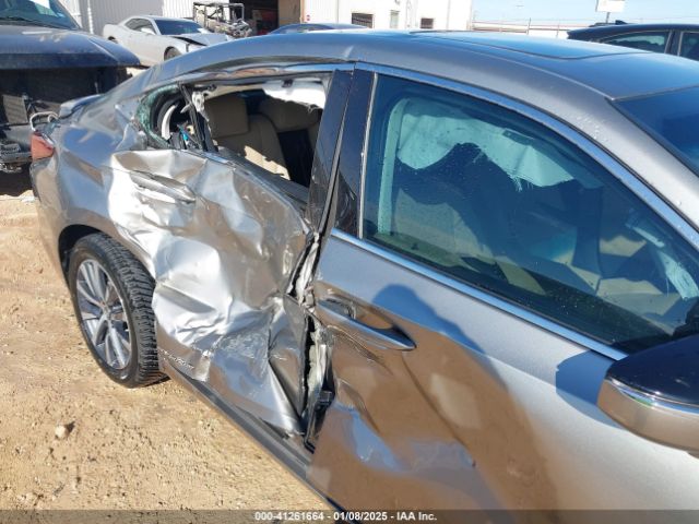 58AB21B17KU002911 Lexus Es 300h Ultra Luxury